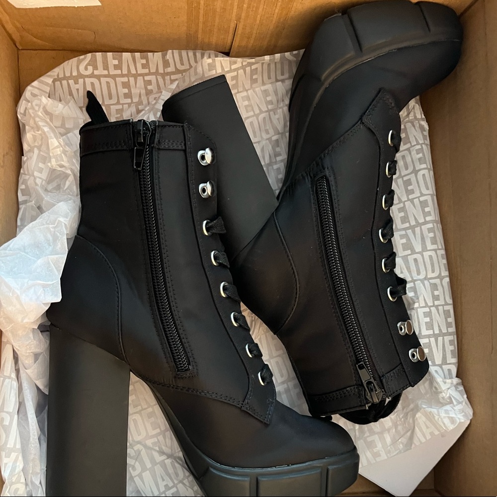 Steve Madden Bootie Size 5.5 - image 2